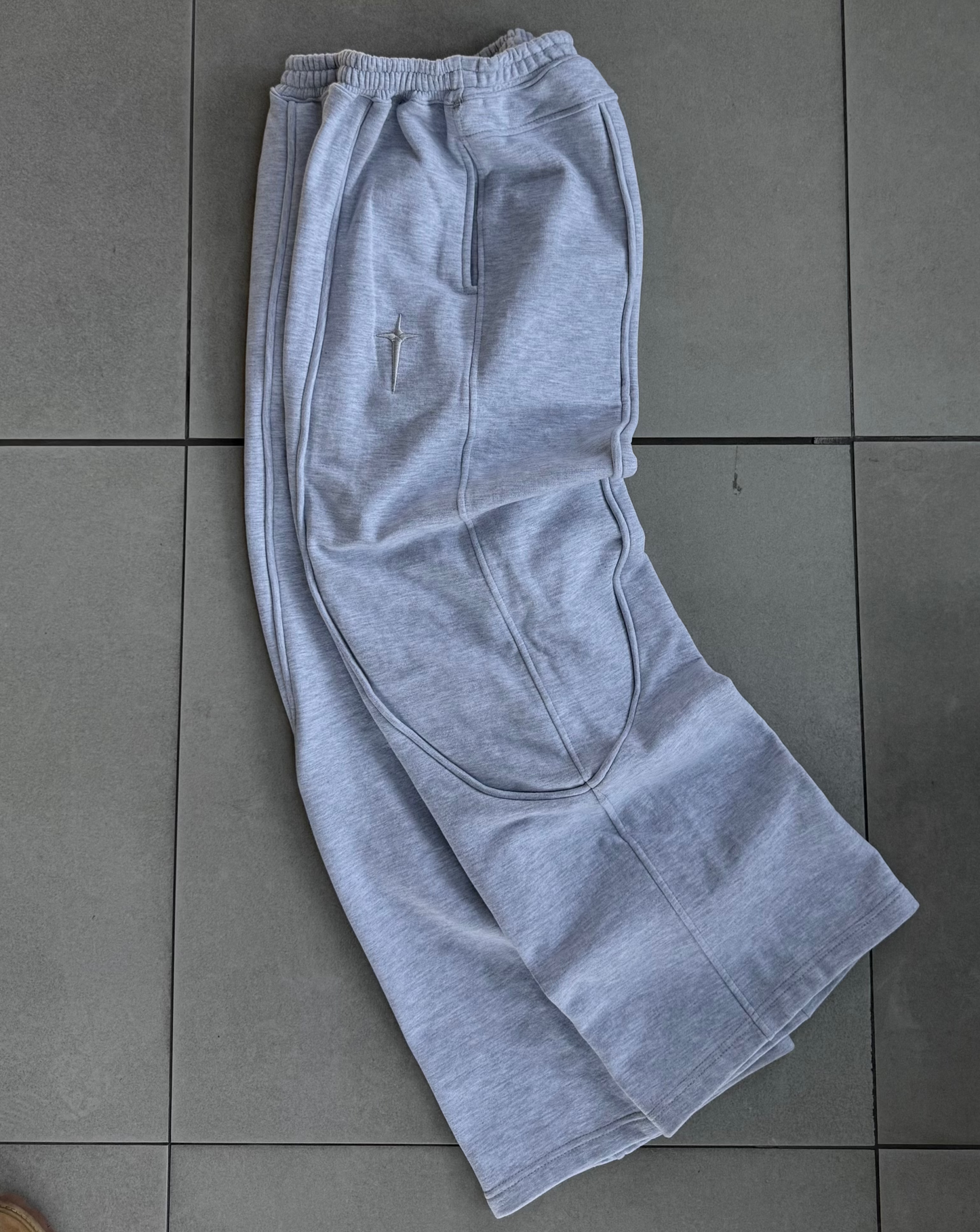 PANTALÓN C.D.C GRIS